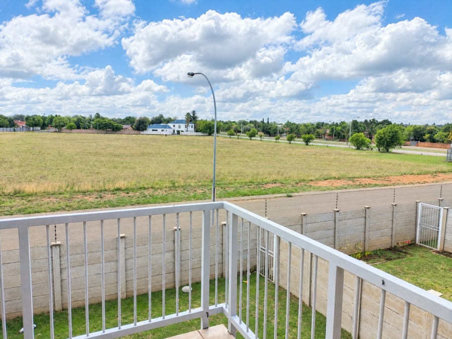 2 Bedroom Property for Sale in Pellissier Free State